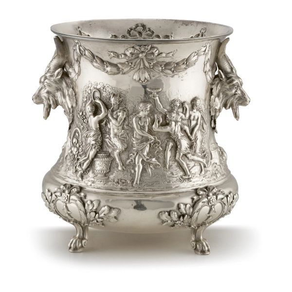 A SILVER CUP, 20TH CENTURY