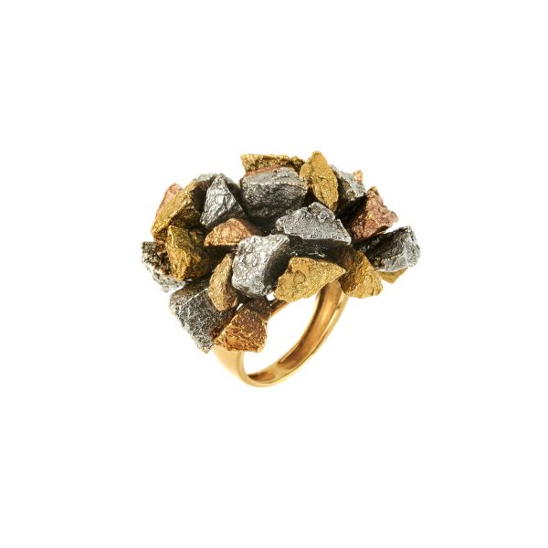 



CLUSTER RING IN 18KT THREE TONE GOLD