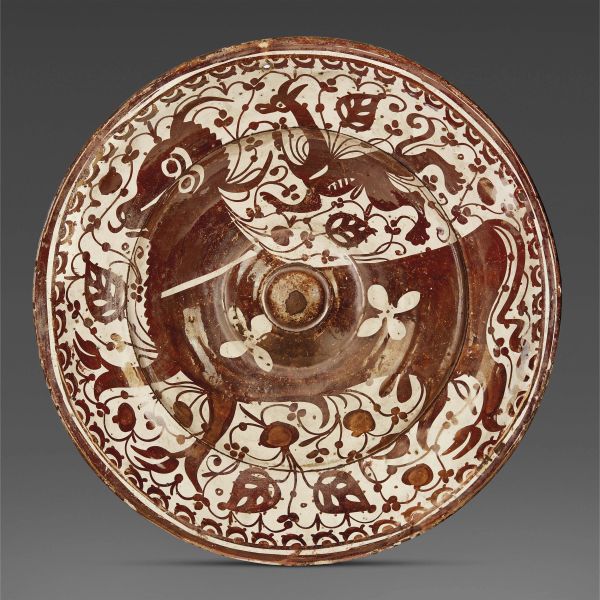 A CHARGER, MANISES, FIRST HALF 16TH CENTURY