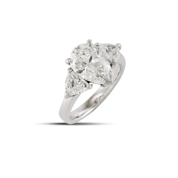 



ANELLO CON DIAMANTI