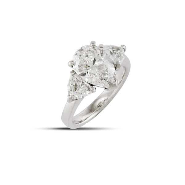 



DIAMOND RING IN PLATINUM