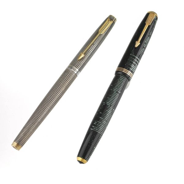 LOTTO DI DUE PENNE, PARKER VACUMATIC PENNA STILOGRAFICA, PARKER CISELE' IN ARGENTO