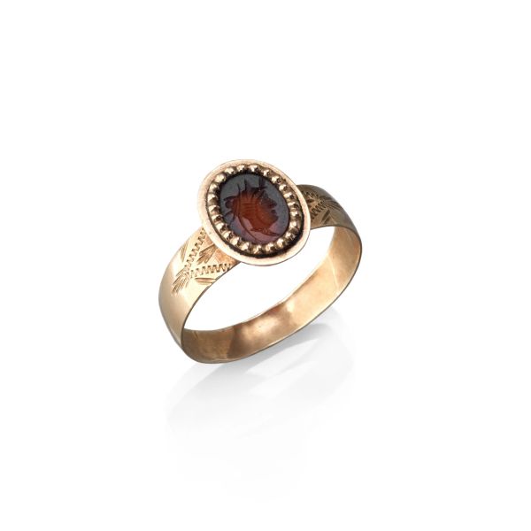 CARNELIAN BAND RING IN GOLD