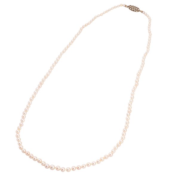 LONG PEARL NECKLACE 