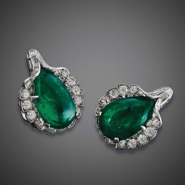 VAN CLEEF & ARPELS NEW YORK PAIO DI ORECCHINI CON DIAMANTI E SMERALDI