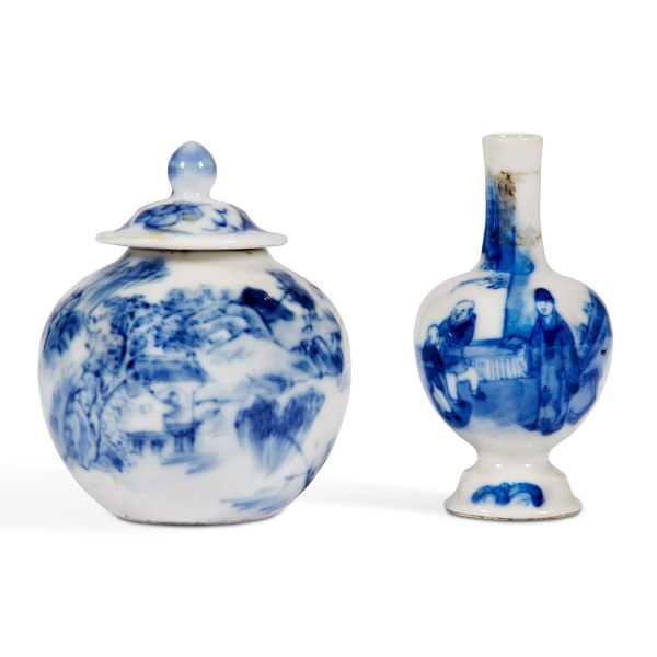 



PAIR OF BLUE AND WHITE PORCELAIN MINIATURES, CHINA, QING DYNASTY, 19TH C.