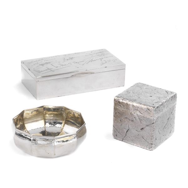 A WOOD AND SILVER PLATED TABLE BOX, A LITTLE SILVER CUP AND A STERLING BOX, 20TH CENTURY