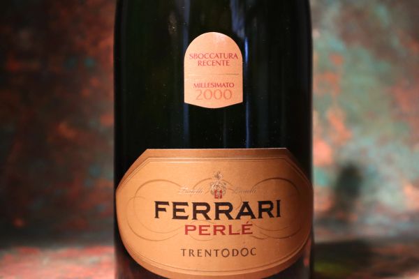 



Ferrari Perl&eacute; Fratelli Lunelli 2000