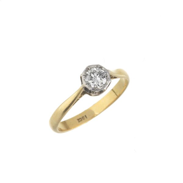 SOLITAIRE DIAMOND RING IN 18KT YELLOW GOLD