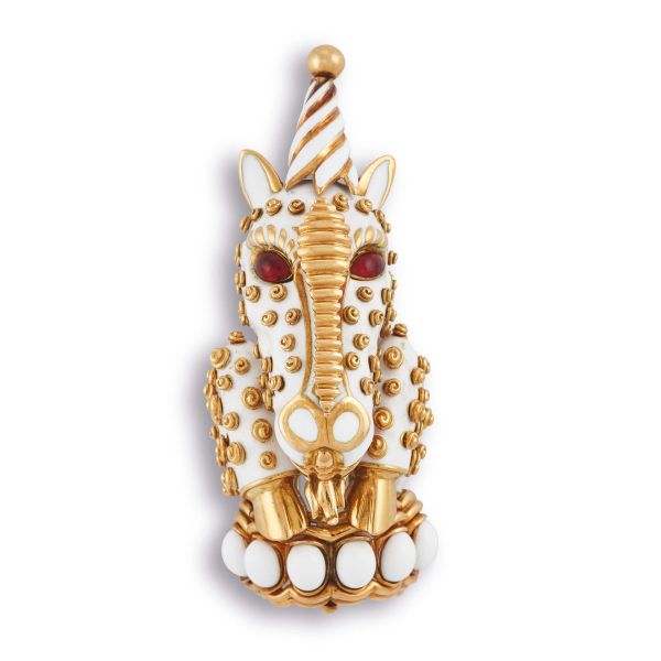 DAVID WEBB UNICORN BROOCH IN 18KT YELLOW GOLD