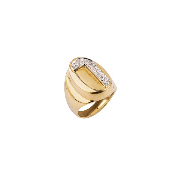 



DIAMOND RING IN 18KT TWO TONE GOLD