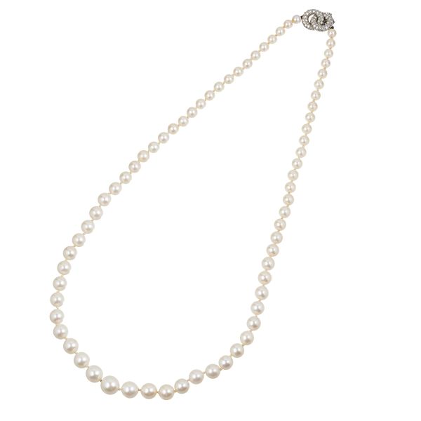 



PEARLS AND DIAMONDS NECKLACE