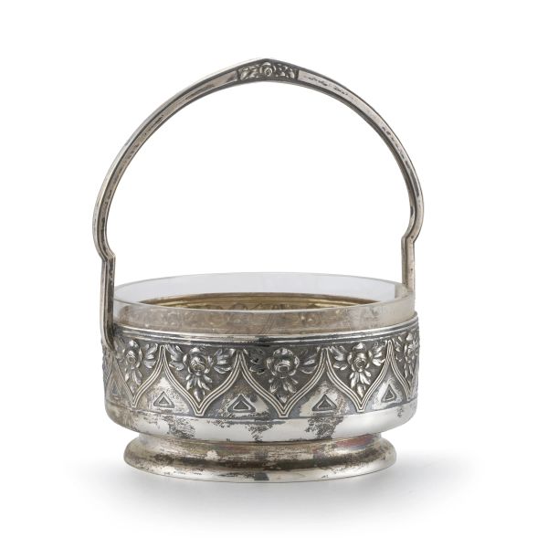 LITTLE SILVER AND GLASS BASKET, GERMANY, BEGINNING OF 20TH CENTURY