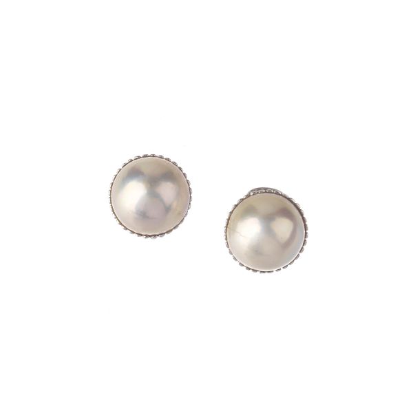 



MABE PEARL CLIP EARRINGS IN 18KT WHITE GOLD