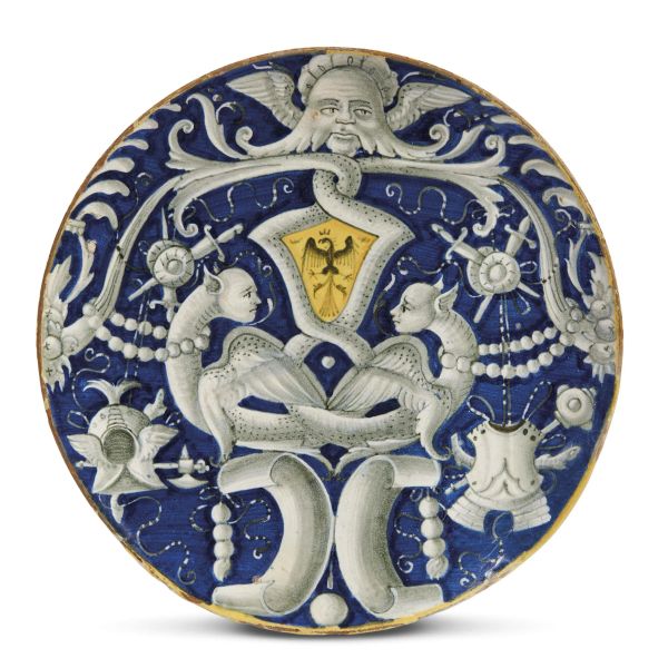 A PLATE, CASTELDURANTE OR URBINO, CIRCA 1520-1530