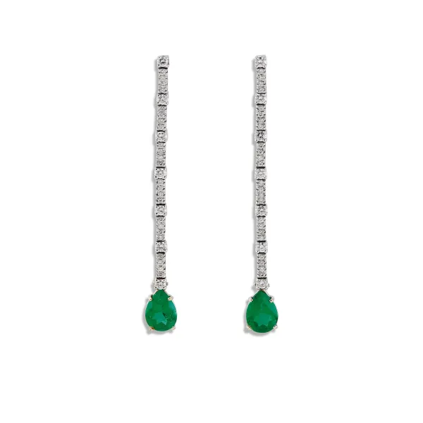 



LONG EMERALD AND DIAMOND DROP EARRINGS IN 18KT WHITE GOLD