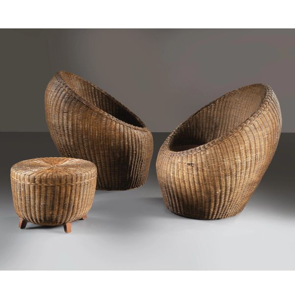 



TWO ARMCHAIRS AND A POUF 