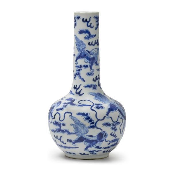



A BLUE AND WHITE PORCELAIN BOTTLE VASE, CHINA, QING DYNASTY, 19TH CENTURY