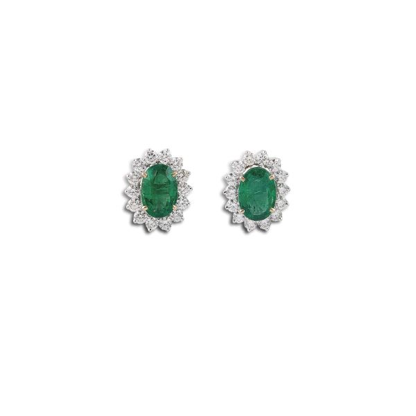 ZAMBIA EMERALD AND DIAMOND STUD EARRINGS IN 18KT WHITE GOLD