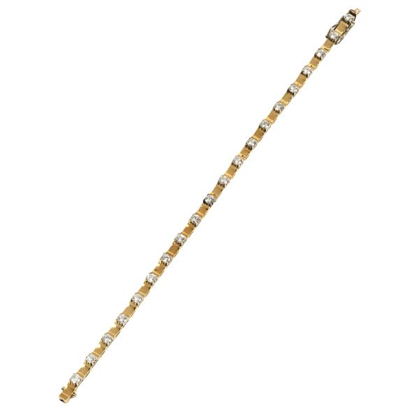 



BRACCIALE CON DIAMANTI
