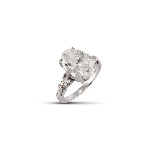 Buccellati - 



BUCCELLATI DIAMOND RING IN 18KT WHITE GOLD