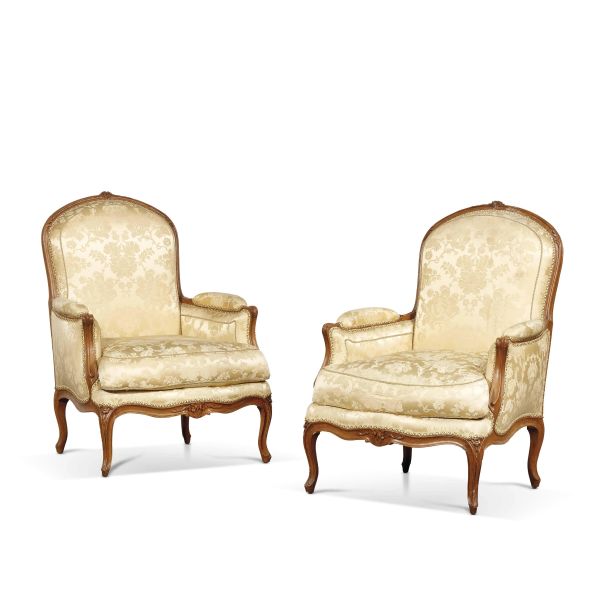 A PAIR OF FRENCH B&Egrave;RGERES, LOUIS DELANOIS (1731-1792), MID 18TH CENTURY