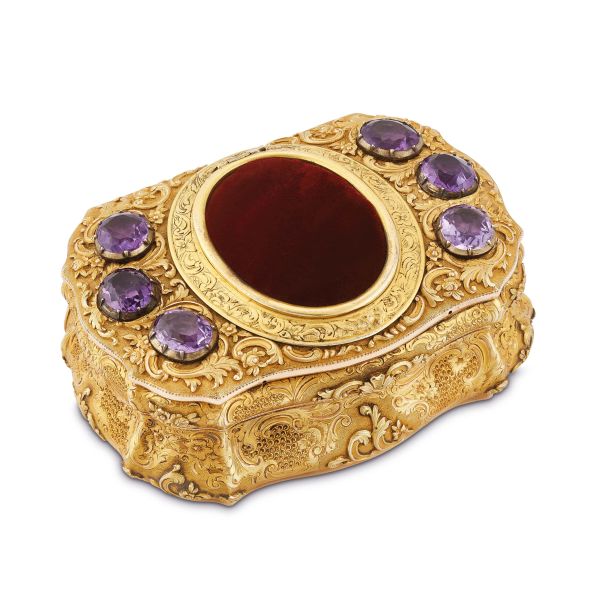 



SEWING BOX IN 9KT YELLOW AND ROSE GOLD