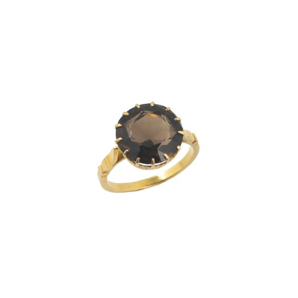 



FUME QUARTZ RING IN 18KT YELLOW GOLD