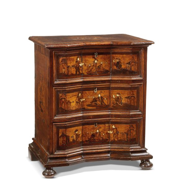 A SMALL VENETIAN COMMODE, EARLY 18TH CENTURY