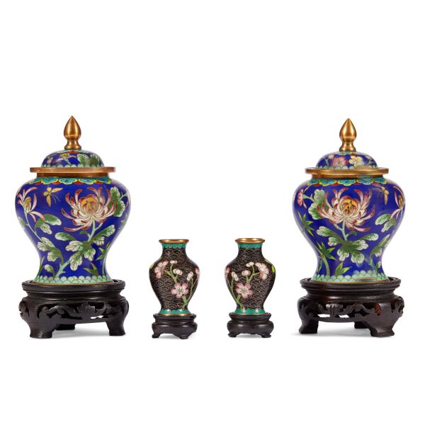 



PAIR OF VASES WITH COVER AND PAIR OF MINIATURE VASES, CHINA, 20TH C.
