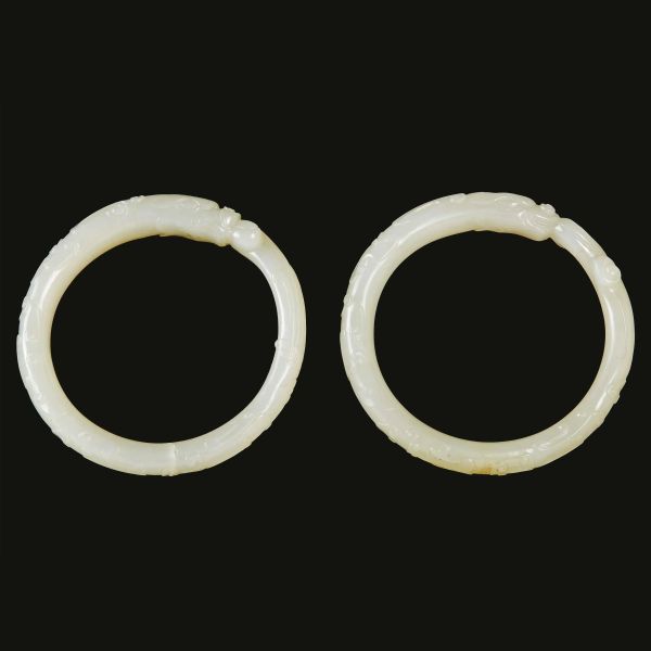 A PAIR OF JADE BRACELETS, CHINA, QING DYNASTY, 18TH CENTURY