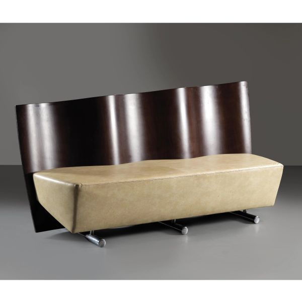 



SOFA, METAL FRAME, VINYL AND WOOD STRUCTURE 