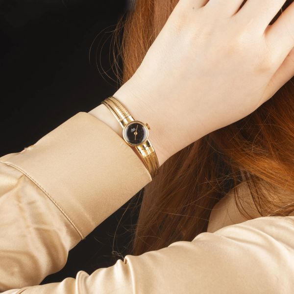 AVIA OROLOGIO DA DONNA IN ORO