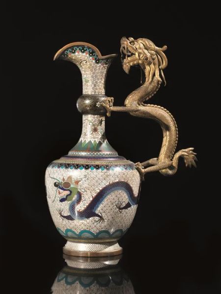 Versatoio Cina, sec.XX,&nbsp; metallo cloisonn&eacute; con presa a forma di drago