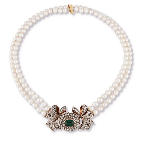 



PEARL NECKLACE WITH EMERALD AND DIAMONDS