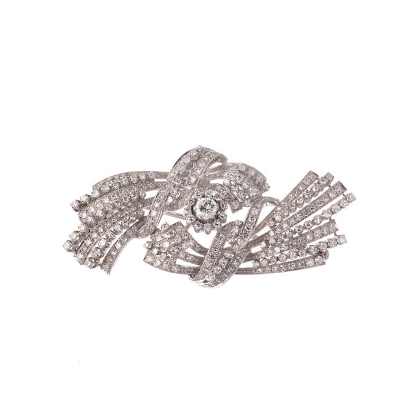 DIAMOND RIBBON BROOCH IN 18KT WHITE GOLD