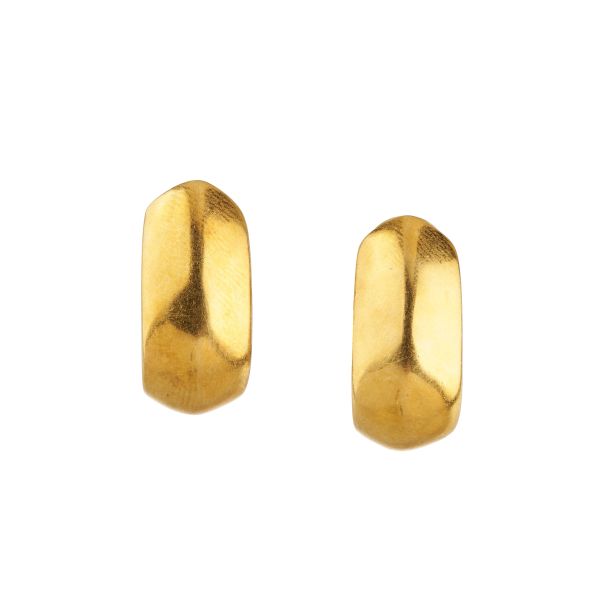 



CLIP EARRINGS IN 18KT YELLOW GOLD