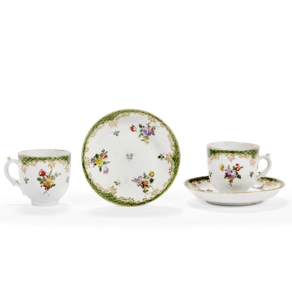 A PAIR OF COZZI CUPS WITH SAUCERS, VENICE, CIRCA 1770