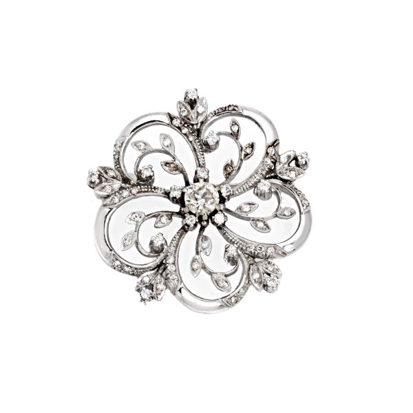 



DIAMOND FLORAL BROOCH IN 18KT WHITE GOLD