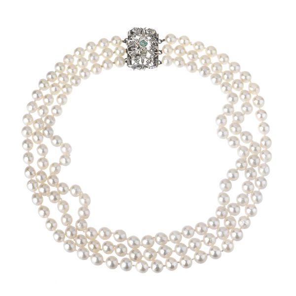 



PEARL NECKLACE 