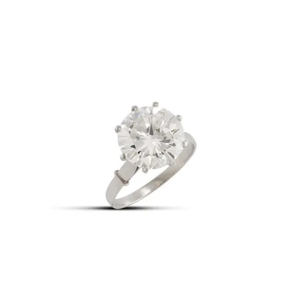 



SOLITAIRE DIAMOND RING IN 18KT WHITE GOLD