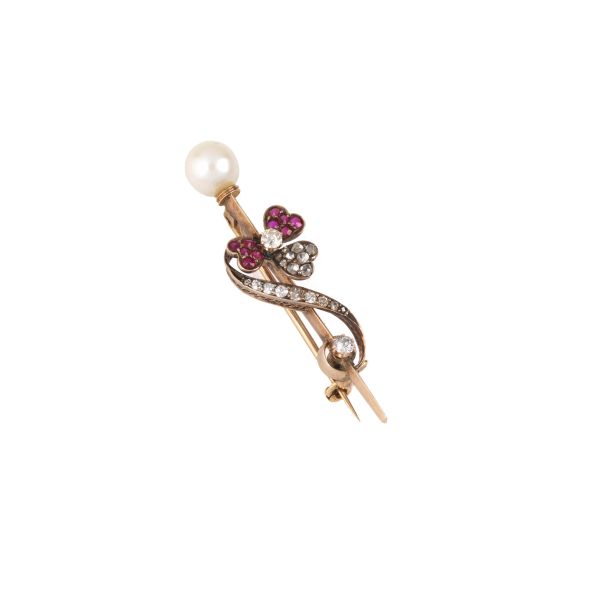 RUBY AND DIAMOND BARRETTE BROOCH IN GOLD