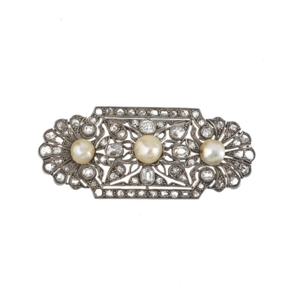 PEARL AND DIAMOND BROOCH IN 18KT WHITE GOLD