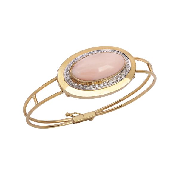 



ROSE CORAL AND DIAMOND BANGLE BRACELET IN 18KT TWO TONE GOLD