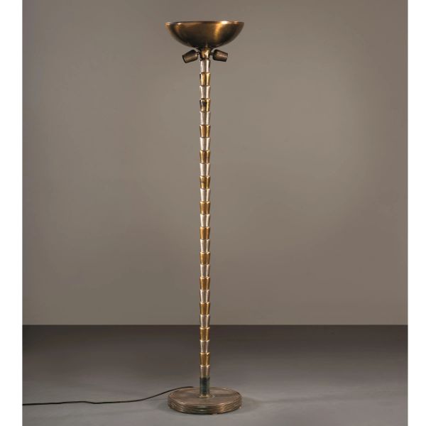 



METAL FLOOR LAMP
