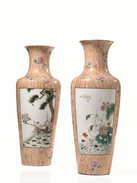 Coppia di vasi, Cina periodo repubblica, sec. XX, in porcellana a fondo&nbsp;&nbsp;