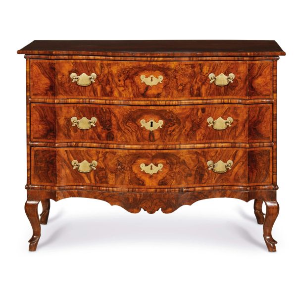 



A NORTHERN ITALY COMMODE, MID 18TH CENTURY