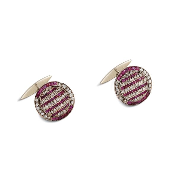 DISC-SHAPED RUBY AND DIAMOND CUFFLINKS IN SILVER AND GOLD