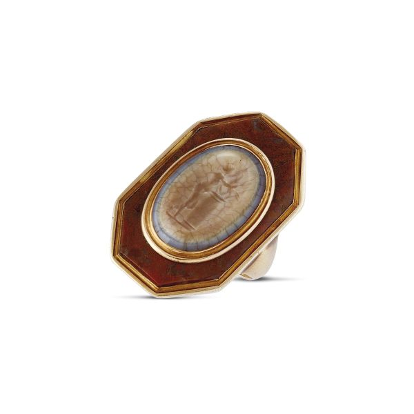 OCTAGONAL-SHAPED CARNELIAN RING IN 18KT YELLOW GOLD