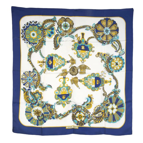 



HERMES SILK SCARF CENDRILLON